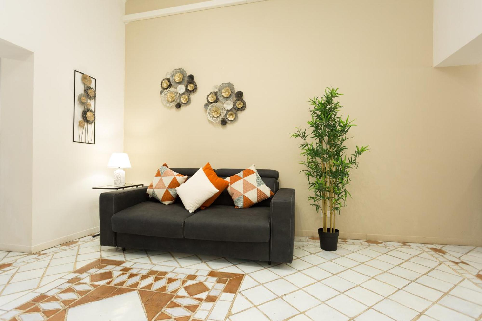 San Peter Borgo 68 * Roma